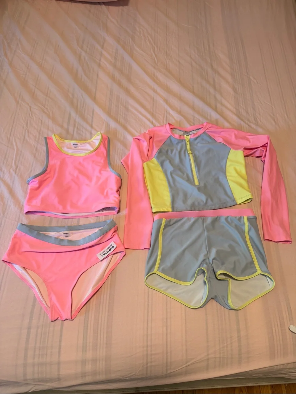 Old Navy Pink & Gray Kids Swim Set with Rash Guard 4 pc set xl (14-16)